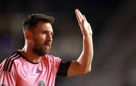 曼联新援选最喜欢球员：梅西决赛击败C罗夺冠！