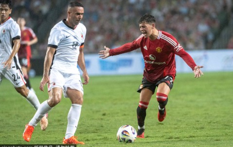 逆转取胜！奥比-马丁替补双响 曼联3-1中国香港队