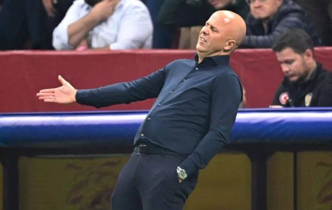 利物浦欧冠0-1客负加拉塔萨雷，斯洛特乱点鸳鸯谱坑惨两将，各项赛事遭遇两连败