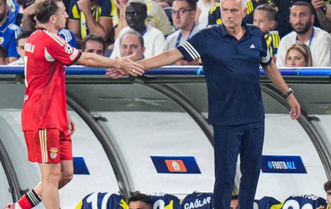 欧冠附加赛：穆里尼奥的费内巴切尽管多一人，仍被本菲卡逼平