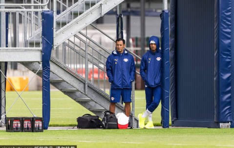 Xavi Simons转会谜团：欧冠梦想与未来之路