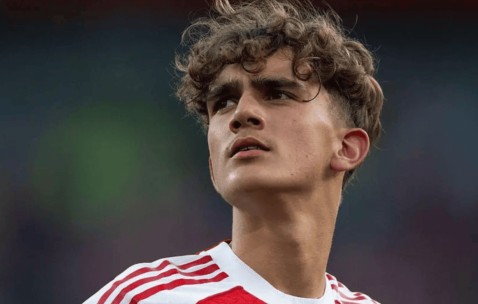 15岁的天才少年，将如何改写欧冠历史？阿森纳的“豪赌”究竟值不值？