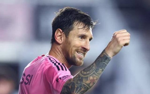 38岁梅西再次飞跃：神奇头球破门 美职联30球 创造狂欢