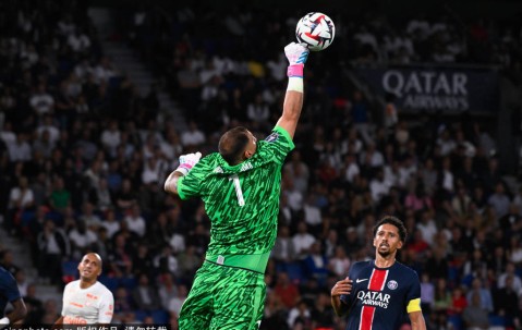 多纳鲁马转会曼联：扑朔迷离的交易暗藏哪些玄机？